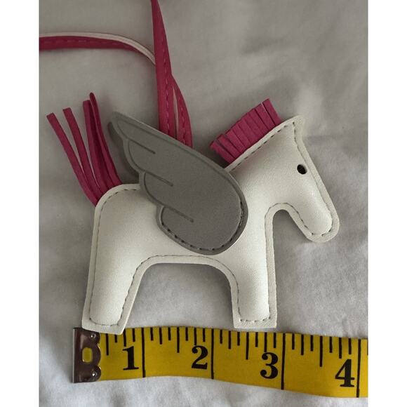 Classic Cute Flying horse Keychain Pendant Lovely Bag Pendant White Hot Pink NEW - Picture 3 of 4